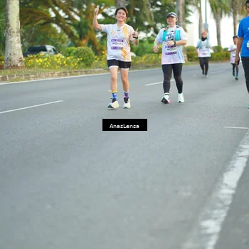 Runner Photo 7750908