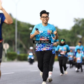 Runner Photo 7750918