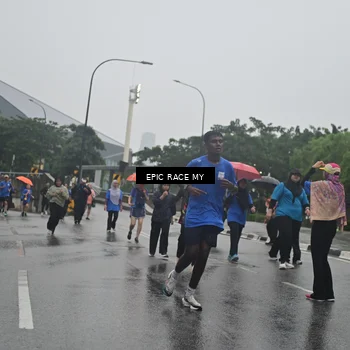 Runner Photo 7750951