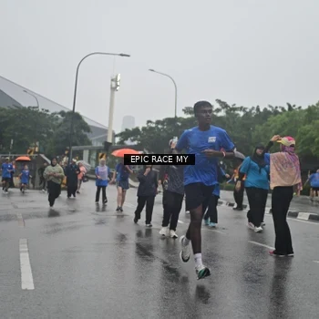 Runner Photo 7750963