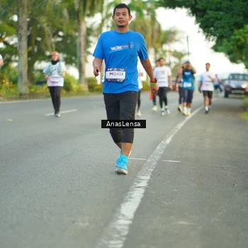 Runner Photo 7750981