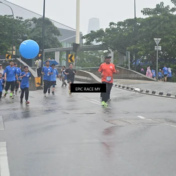Runner Photo 7750991