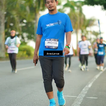 Runner Photo 7751002