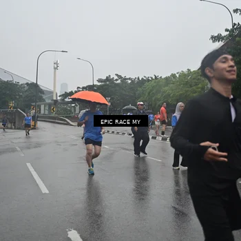 Runner Photo 7751026