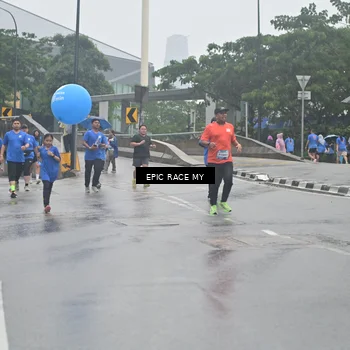 Runner Photo 7751039