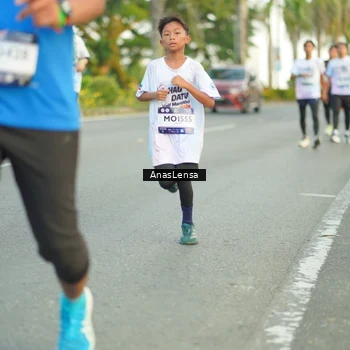 Runner Photo 7751049