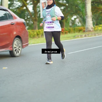 Runner Photo 7751069