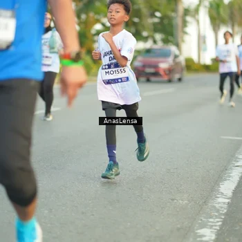 Runner Photo 7751072