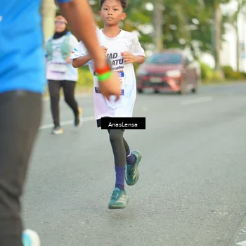 Runner Photo 7751073