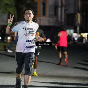 Runner Photo 7751079