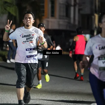 Runner Photo 7751089