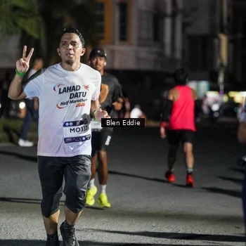 Runner Photo 7751097