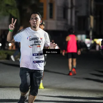 Runner Photo 7751101