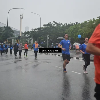Runner Photo 7751115