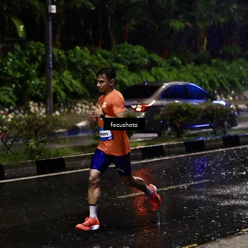 Runner Photo 7751117