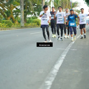 Runner Photo 7751129