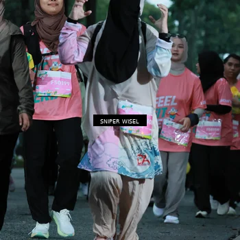 Runner Photo 7751138