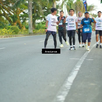 Runner Photo 7751140