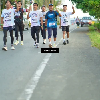 Runner Photo 7751257