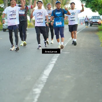 Runner Photo 7751273