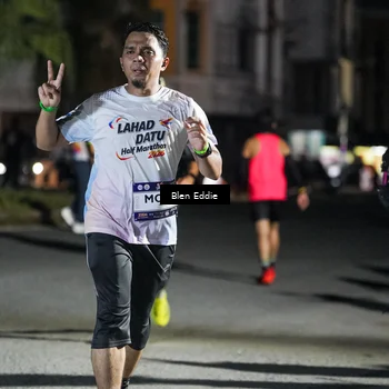 Runner Photo 7751313