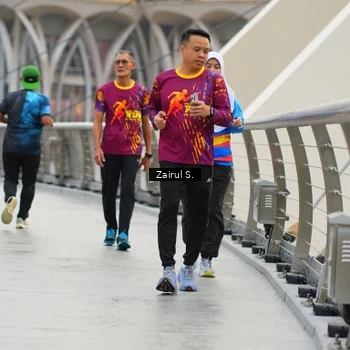 Runner Photo 7751366