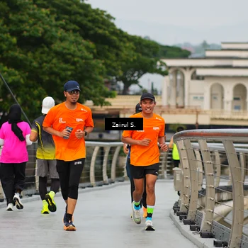 Runner Photo 7751399