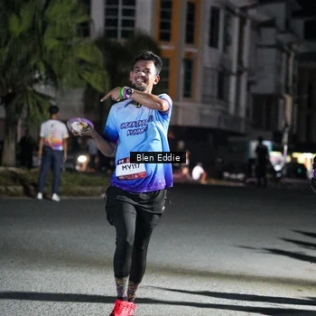 Runner Photo 7751400