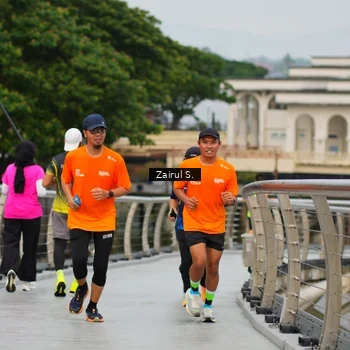 Runner Photo 7751401