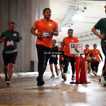 Runner Photo 7751459