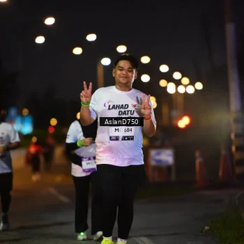 Runner Photo 7751492