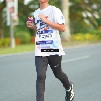 Runner Photo 7751516