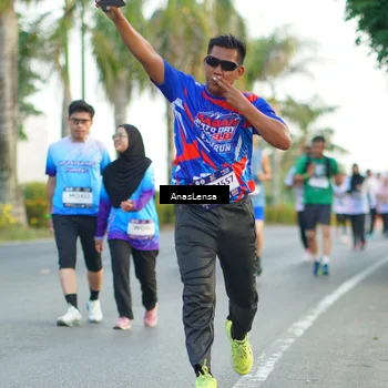 Runner Photo 7751676