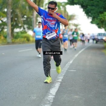 Runner Photo 7751696