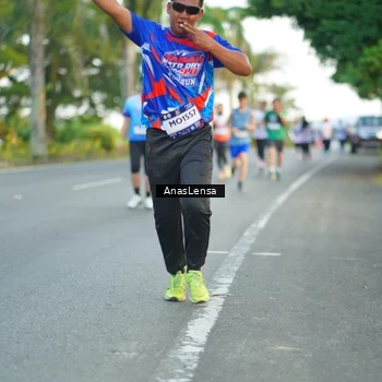 Runner Photo 7751697
