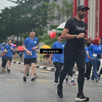 Runner Photo 7751701