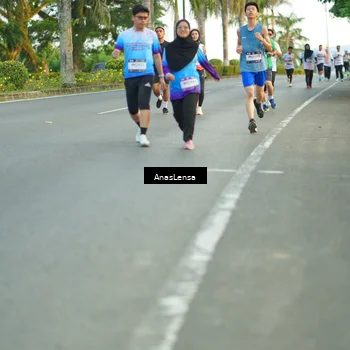 Runner Photo 7751724
