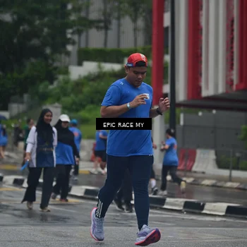 Runner Photo 7751750