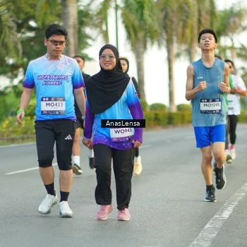 Runner Photo 7751771