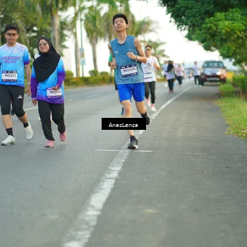 Runner Photo 7751789