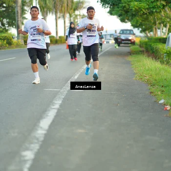 Runner Photo 7751947