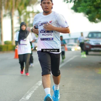 Runner Photo 7751949