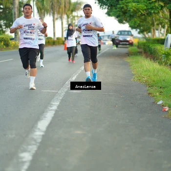 Runner Photo 7751965