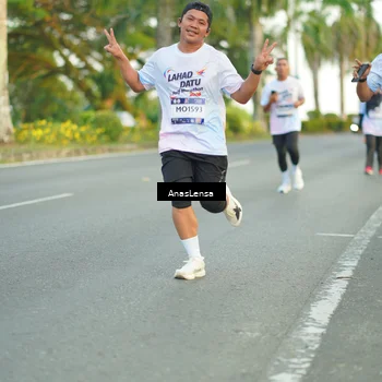 Runner Photo 7751993