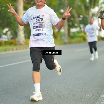 Runner Photo 7752024