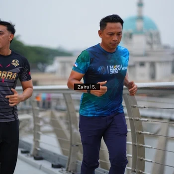 Runner Photo 7752045
