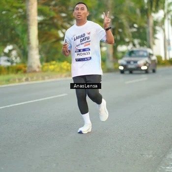 Runner Photo 7752062