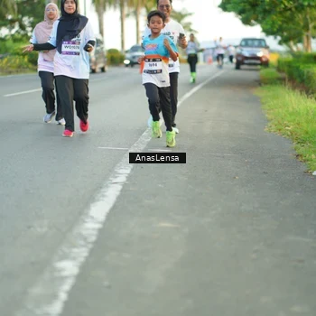Runner Photo 7752073