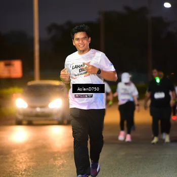 Runner Photo 7752083