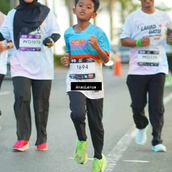 Runner Photo 7752091